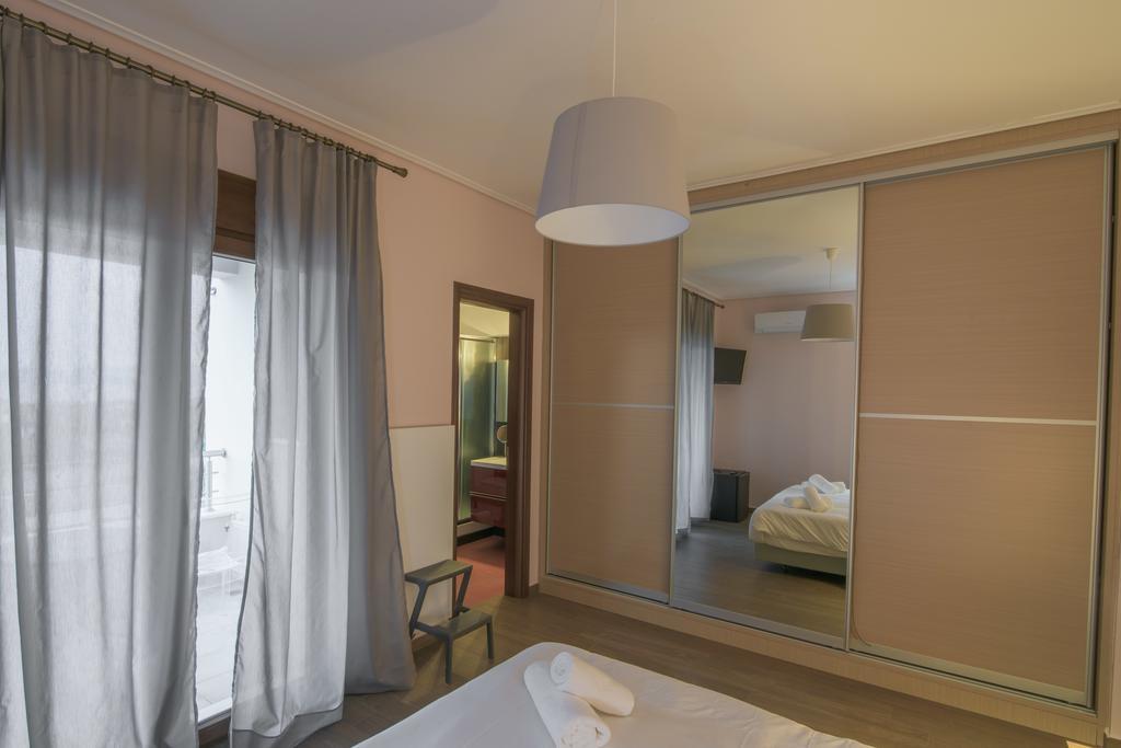 Petra Luxury Rooms And Apartments Corinth Exterior photo