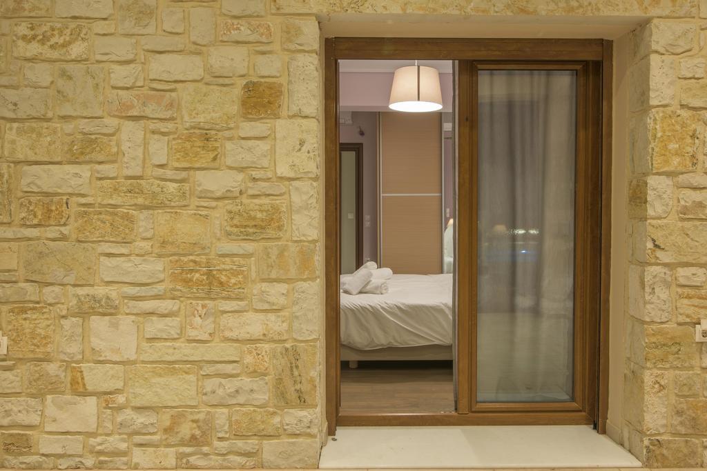 Petra Luxury Rooms And Apartments Corinth Exterior photo