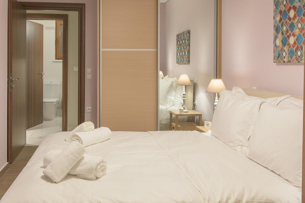 Petra Luxury Rooms And Apartments Corinth Exterior photo